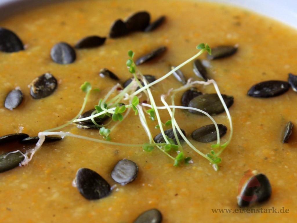 Suppe aus Kürbis mit Sprossen