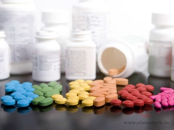 Verschieden farbige Tabletten
